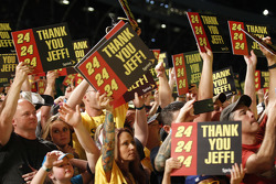 Fans bedanken sich bei Jeff Gordon