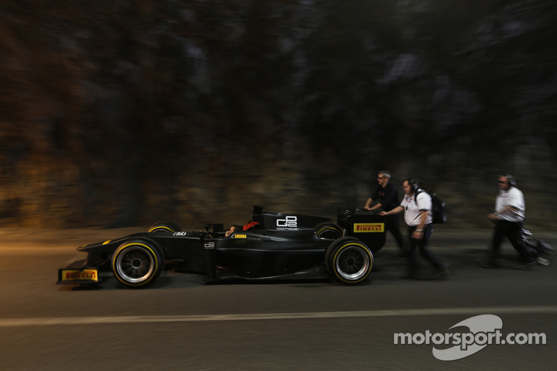 Mobil GP2 berpelek 18 inci