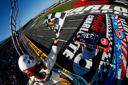 Austin Dillon, Richard Childress Racing Chevrolet se lleva la victoria