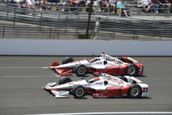Juan Pablo Montoya, Team Penske Chevrolet et Simon Pagenaud, Team Penske Chevrolet