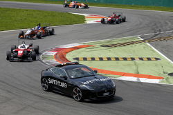 Felix Rosenqvist, Prema Powerteam Dallara Mercedes-Benz et Santino Ferrucci, Mücke MotorsportDallara Mercedes-Benz