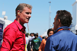 David Coulthard, de Red Bull Racing y Scuderia Toro Asesor / BBC Television Comentarista con Jean Al