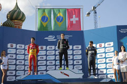 Podium: racewinnaar Nelson Piquet Jr., tweede plaats Lucas di Grassi, derde plaats Sébastien Buemi