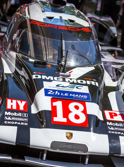 #18 Porsche Team Porsche 919 Hybrid
