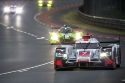 #7 Audi Sport Team Joest Audi R18 e-tron quattro: Marcel Fässler, Andre Lotterer, Benoit Tréluyer