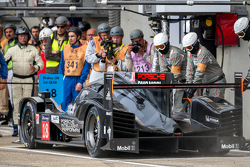 #18 Porsche Team Porsche 919 Hybrid: Romain Dumas, Neel Jani, Marc Lieb