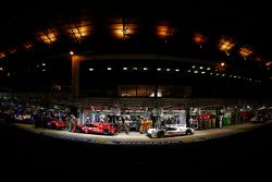 #17 Porsche Team Porsche 919 Hybrid: Timo Bernhard, Mark Webber, Brendon Hartley y #19 Porsche Team 
