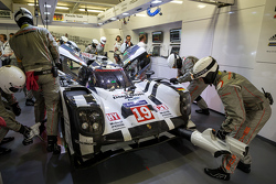 #19 Porsche Team Porsche 919 Hybrid: Nico Hulkenberg, Nick Tandy, Earl Bamber