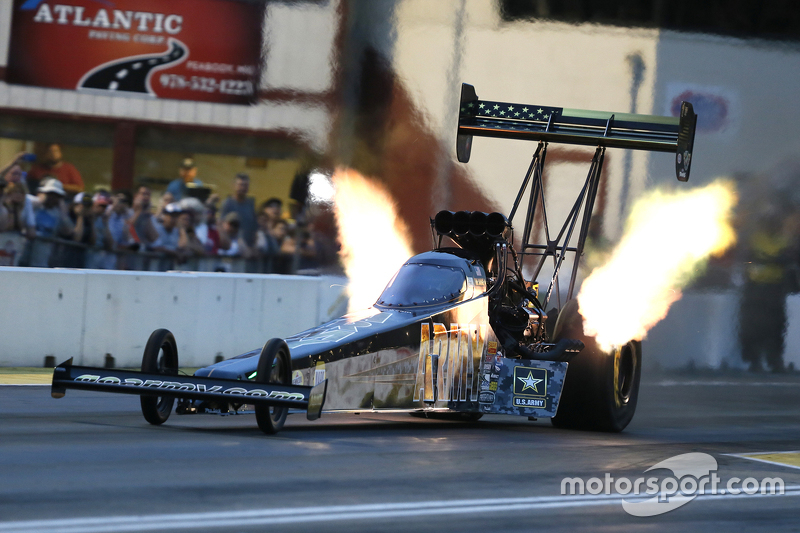 Um dragster consegue chegar a 539 km/h.