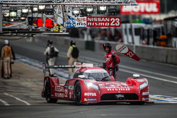 Pit stop per #22 Nissan Motorsports Nissan GT-R LM NISMO: Harry Tincknell, Alex Buncombe, Michael Kr
