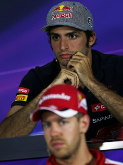 Carlos Sainz Jr., Scuderia Toro Rosso and Sebastian Vettel, Ferrari, lors de la conférence de presse FIA