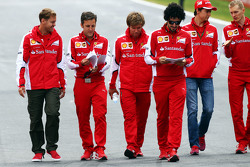 Sebastian Vettel, Ferrari anda pelo circuito
