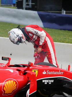 Sebastian Vettel, Ferrari para no circuito durante treino livre