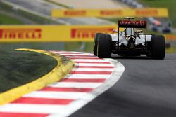 Pastor Maldonado, Lotus F1 E23