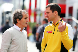 Alain Prost, met Remi Taffin, Renault Sport F1