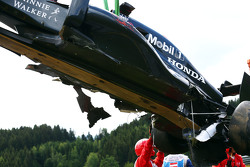 La McLaren MP4-30 endommagée de Fernando Alonso, McLaren