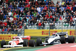 Niki Lauda, Mercedes Presidente no ejecutivo en el McLaren MP4 / 2 y Nelson Piquet, Brabham BT52 e