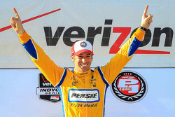 Le poleman Simon Pagenaud, Team Penske Chevrolet