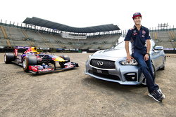 Daniel Ricciardo, Red Bull Racing essaie le nouveau circuit du GP du Mexique