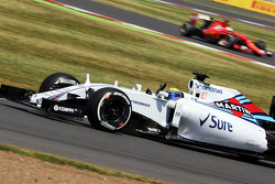 Фелипе Масса, Williams FW37 машет фанатам в конце квалификации