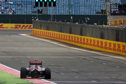 Max Verstappen, Scuderia Toro Rosso STR10 envoie des étincelles