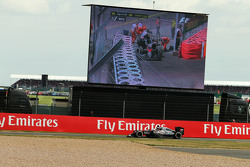 Fernando Alonso, McLaren MP4-30 in de pitlane, opgave voor Jenson Button, McLaren MP4-30