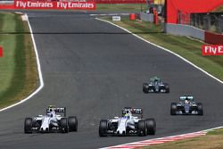 Felipe Massa, Williams FW37 y Valtteri Bottas, Williams FW37 pelean por la posición
