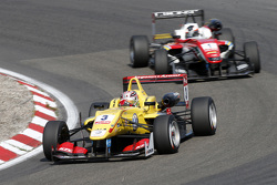 Antonio Giovinazzi, Jagonya Ayam with Carlin Dallara Volkswage and Felix Rosenqvist, Prema Powerteam Dallara Mercedes-Benz
