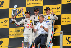Podium: tweede Antonio Felix da Costa, BMW Team Schnitzer BMW M4 DTM, winnaar Marco Wittmann en derd