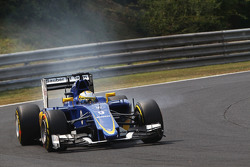 Marcus Ericsson, Sauber C34 bloque une roue au freinage