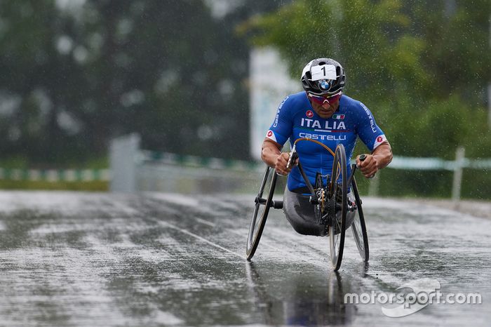 Alex Zanardi compite en el Campeonato del Mundo de Para-Ciclismo UCI