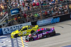 Start: Matt Kenseth, Joe Gibbs Racing Toyota y Denny Hamlin, Joe Gibbs Racing Toyota