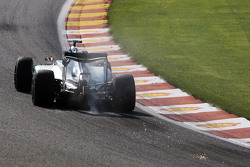 Lewis Hamilton, Mercedes AMG F1 W06 envoie des étincelles
