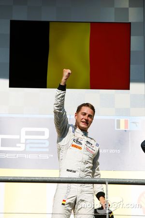 Ganador de la carrera Stoffel Vandoorne, ART Grand Prix