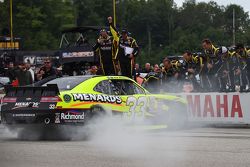 Ganador de la carrera Paul Menard, Richard Childress Racing Chevrolet
