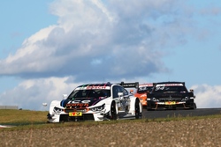 Марко Виттман (BMW M4 DTM), Паскаль Верляйн (Mercedes-AMG C63 DTM) и Джейми Грин (Audi RS5 DTM)
