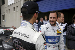 Pascal Wehrlein, HWA AG Mercedes-AMG C63 DTM et Gary Paffett, ART Grand Prix Mercedes-AMG C63 DTM