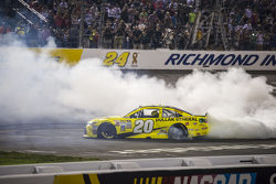 Le vainqueur Matt Kenseth, Joe Gibbs Racing Toyota
