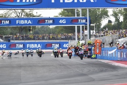 Partenza: Jorge Lorenzo, Yamaha Factory Racing in testa