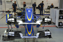 Носовой обтекатель и переднее крыло Sauber