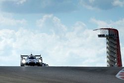 #17 Porsche Team Porsche 919 Hybrid: Timo Bernhard, Mark Webber, Brendon Hartley