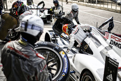 保时捷车队17号保时捷919 Hybrid赛车:蒂莫·伯恩哈德、马克·韦伯、布兰登·哈特利