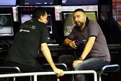 Федерико Гастальди, заместитель руководителя, Lotus F1 Team и Жерар Лопес, руководитель Lotus F1 Team