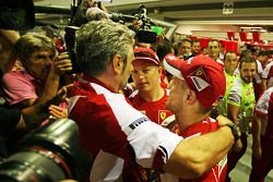 Ganaddor, Sebastian Vettel, Ferrari celebra con Maurizio Arrivabene, Ferrari y Kimi Raikkonen, Ferra