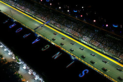 Старт: Себастьян Феттель, Ferrari SF15-T лидирует
