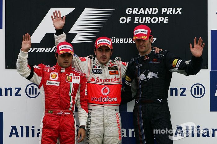 Podio: el ganador Fernando Alonso con Felipe Massa y Mark Webber