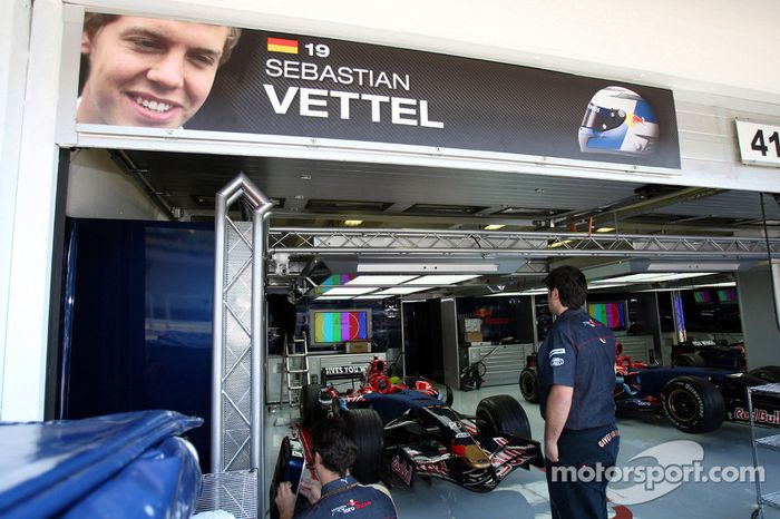 Pitbox de Sebastian Vettel, Scuderia Toro Rosso
