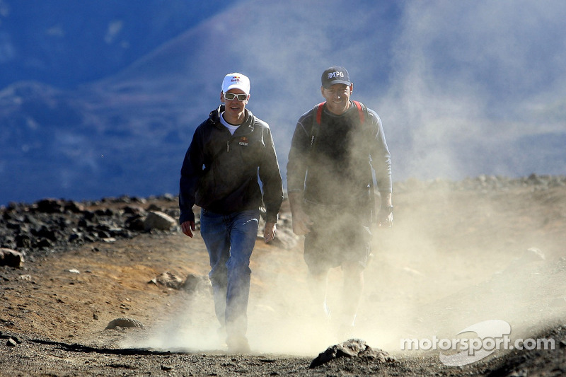 Sebastian Vettel, Scuderia Toro Rosso à Hawai (Haleakala Parc National) avec son entraineur Scott Sa