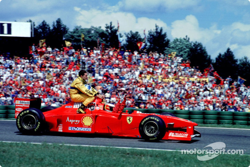 Hockenheim 1997: Michael Schumacher (Ferrari) lleva a Giancarlo Fisichella (Jordan)
