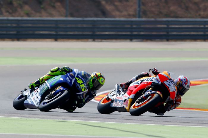 Rossi y Pedrosa mantuvieron un bonito duelo en Aragón 2015